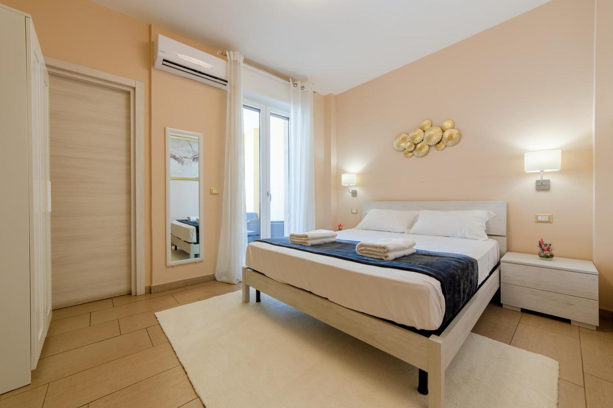 L'Affaccio Rooms - Lungomare Галлиполи Экстерьер фото